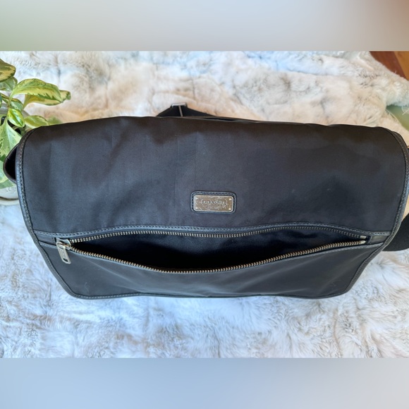 Coach Black Nylon Messenger Bag Computer Bag Adjustable Strap F70355 with COA - Picture 9 of 11
